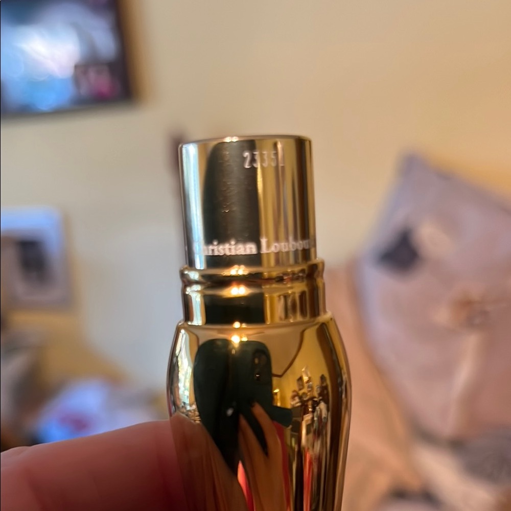 NWTIB Christian Louboutin Gold Red Lip Color and Queen Playing Card in Hard Case - Picture 7 of 16